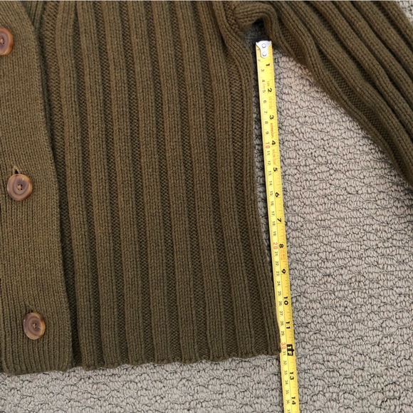 Everlane The Wool-Cashmere Ribbed V-Neck Cardigan - Picture 5 of 7